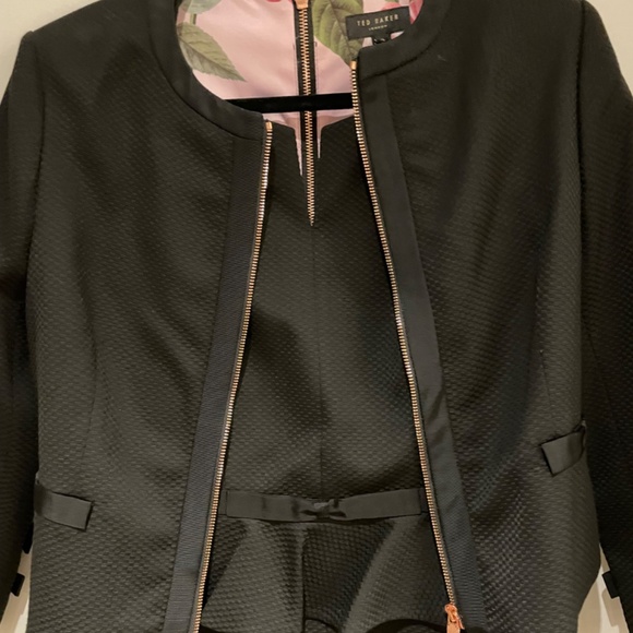 Gorgeous Ted Baker London Nadaed Peplum  Dress with Jacket - Picture 16 of 16